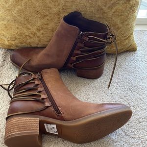 NWT Women Leather Block Short Heels Booties Boots Shoes Korks Size 7.5 Winter